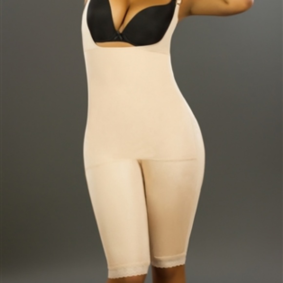 Vedette Firm Compression Mid-Thigh Shaper - Picture 3 of 4